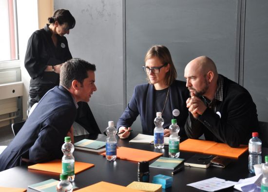 Andrea Wiegelmann und Jørg Himmelreich mit Peter Staub