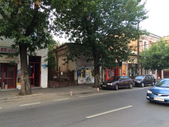 Ein bestehendes Vorder- und Hinterhaus sollen integriert werden.