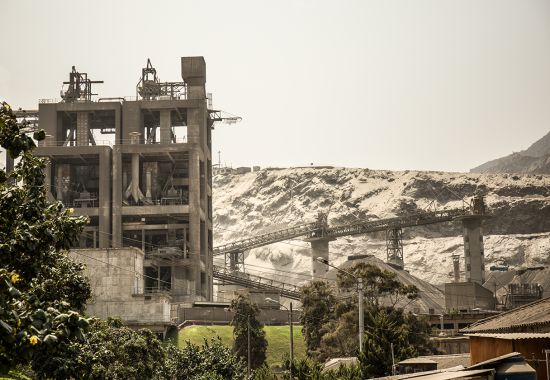 Cement plant (photo: Shen He)