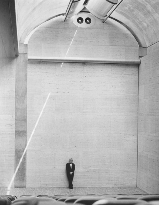 Louis I. Kahn im Auditorium des Kimbell Art Museum
3. August 1972 Robert Wharton © Kimbell Art Museum, Fort Worth