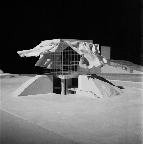 Raimund Abraham, House with Curtains (Foto © Sammlung des AzW)