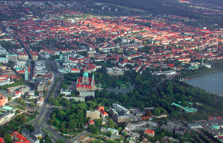Das Original – Luftaufnahme von Hannover mit dem Neuen Rathaus von Jens Bludau